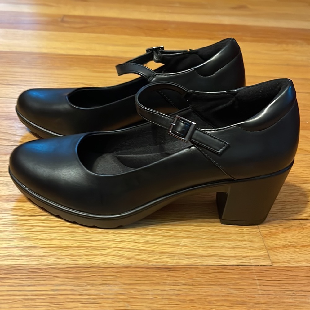 New (no box) Dreampairs “stand all day” black pumps sz 8.5. Perfect work…